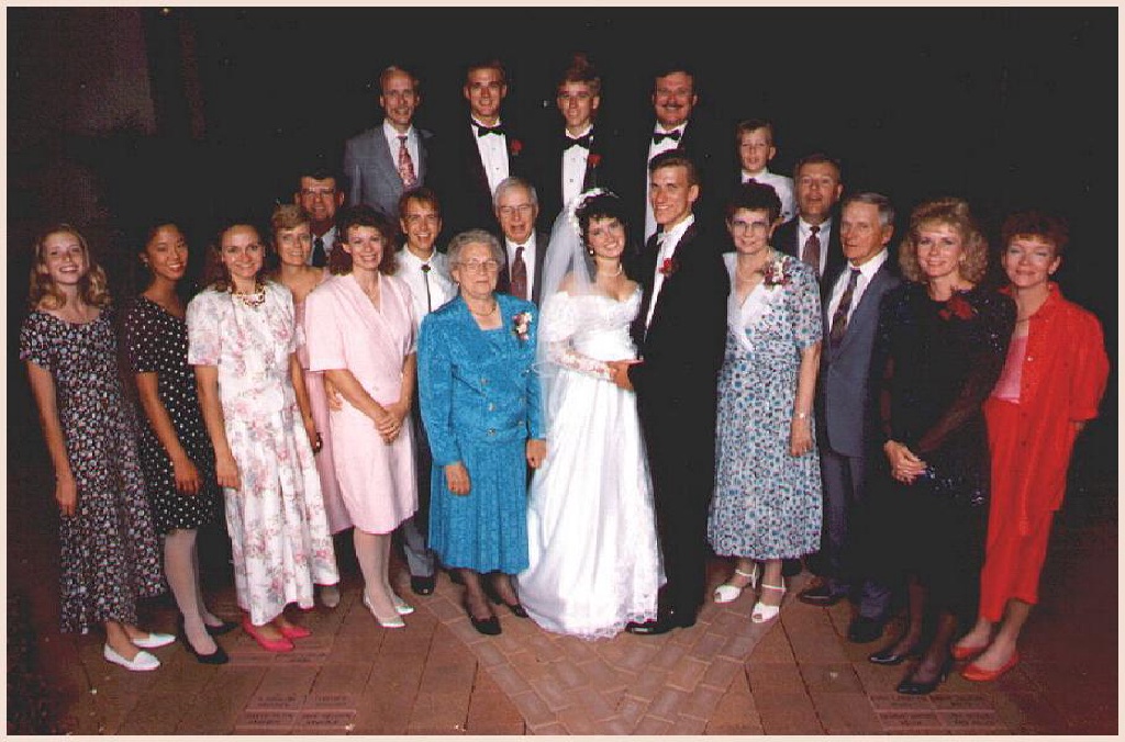 Gramphi Remembered/1024x768_1992-08-wedhguests.jpg